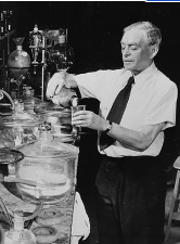 On This Day in Chemistry History...

Casimir Funk was born in 1884. Funk is credited with the discovery of vitamins and naming them.

#computationalchemistry #startup #venturecapital #orbimed #drugdiscovery #pharma #highpowercomputing #molecules #atoms #chemistrylabs #vitamins