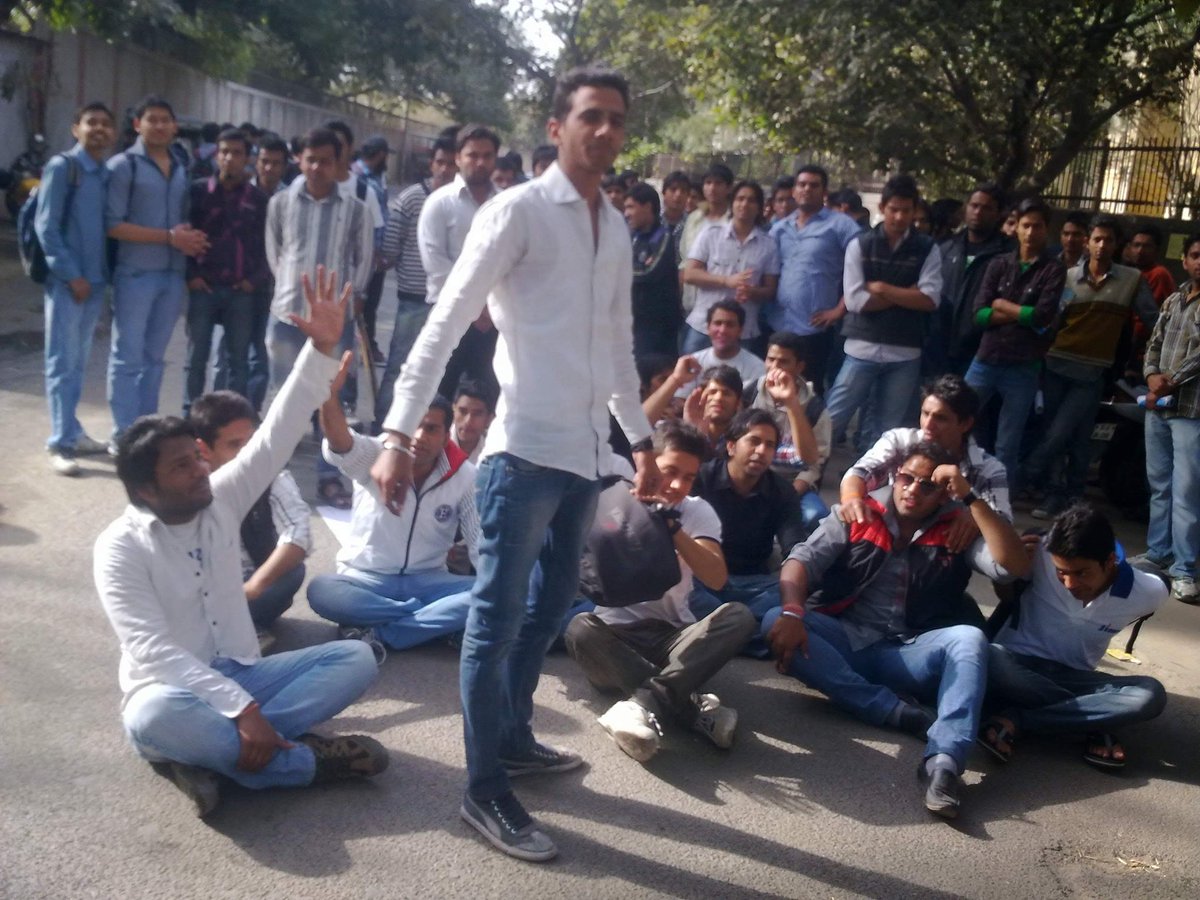 PawanKumarIND's tweet photo. "Purchased experiences don't count."

Douglas Coupland

#throwback2012 #ABVPActivismDays #collegelife https://t.co/oZGQVzD1er