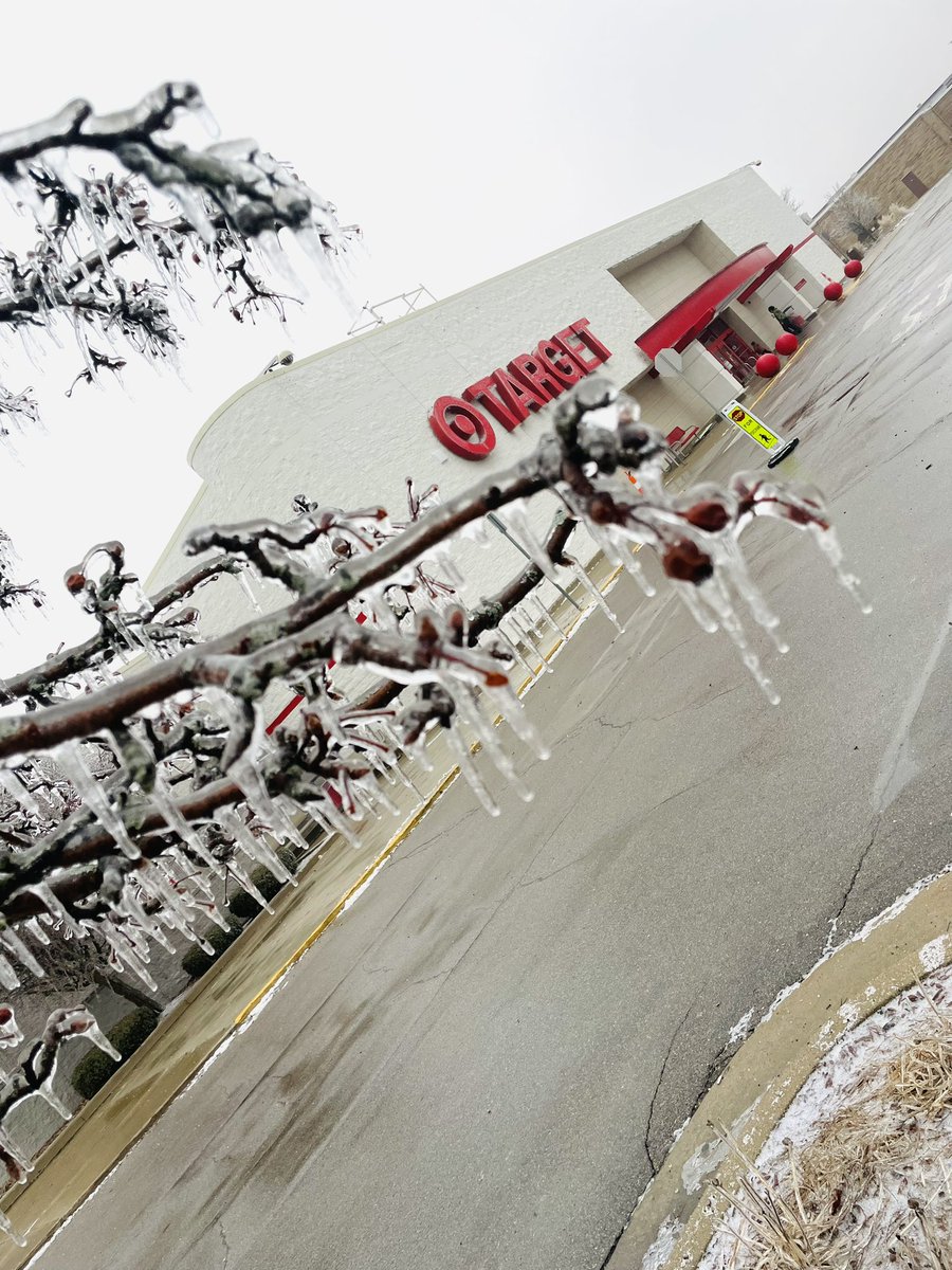 VsSullivan's tweet image. It’s an Icy Thursday at 673 ❄️☃️