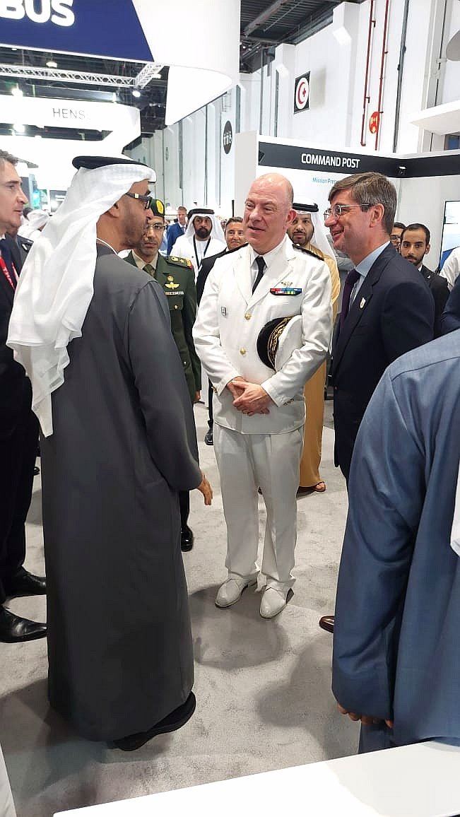 DGA's tweet photo. [#IDEX] Partenariat de développement entre les entreprises 🇨🇵 🇦🇪

La France et les Émirats arabes unis partagent le #Rafale, le #CharLeclerc et d'autres équipements qui permettent aux entreprises de la #BITDF

➡️ de développer des projets communs d'évolution et d'innovation https://t.co/qoTTU874VJ