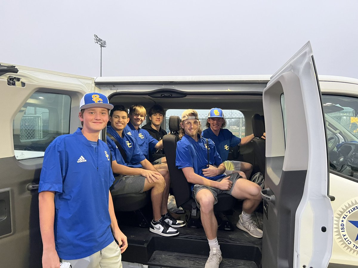cmlerma01's tweet photo. Loaded up and headed out to Laredo for the Border Olympic Tournament! Please say a prayer for our Buffaloes, coaches and their families for safe travels, no injuries and some WINS! 🙏🏼 Let’s Go Buffs! ⚾️🦬💙💛 @ClemensBaseball @ClemensASBC @SamuelClemensHS @scbuffalostrong https://t.co/PEFPasr66D