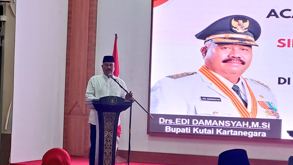 PBPGRI_OFFICIAL's tweet photo. Pak Edi Darmansyah Bupati Kutai Kartanegara sangat menantikan ekosistem   pendidikan di lokasi IKN sebagaimana yg menjadi program PGRI. Pemerintah Kabupaten Kukar selalu bersinergi dg PGRI terutama dalam bidang pendidikan untuk terus mengembangkan pendidikan di Kukar.

#PGRI https://t.co/4uJKaunx9Y