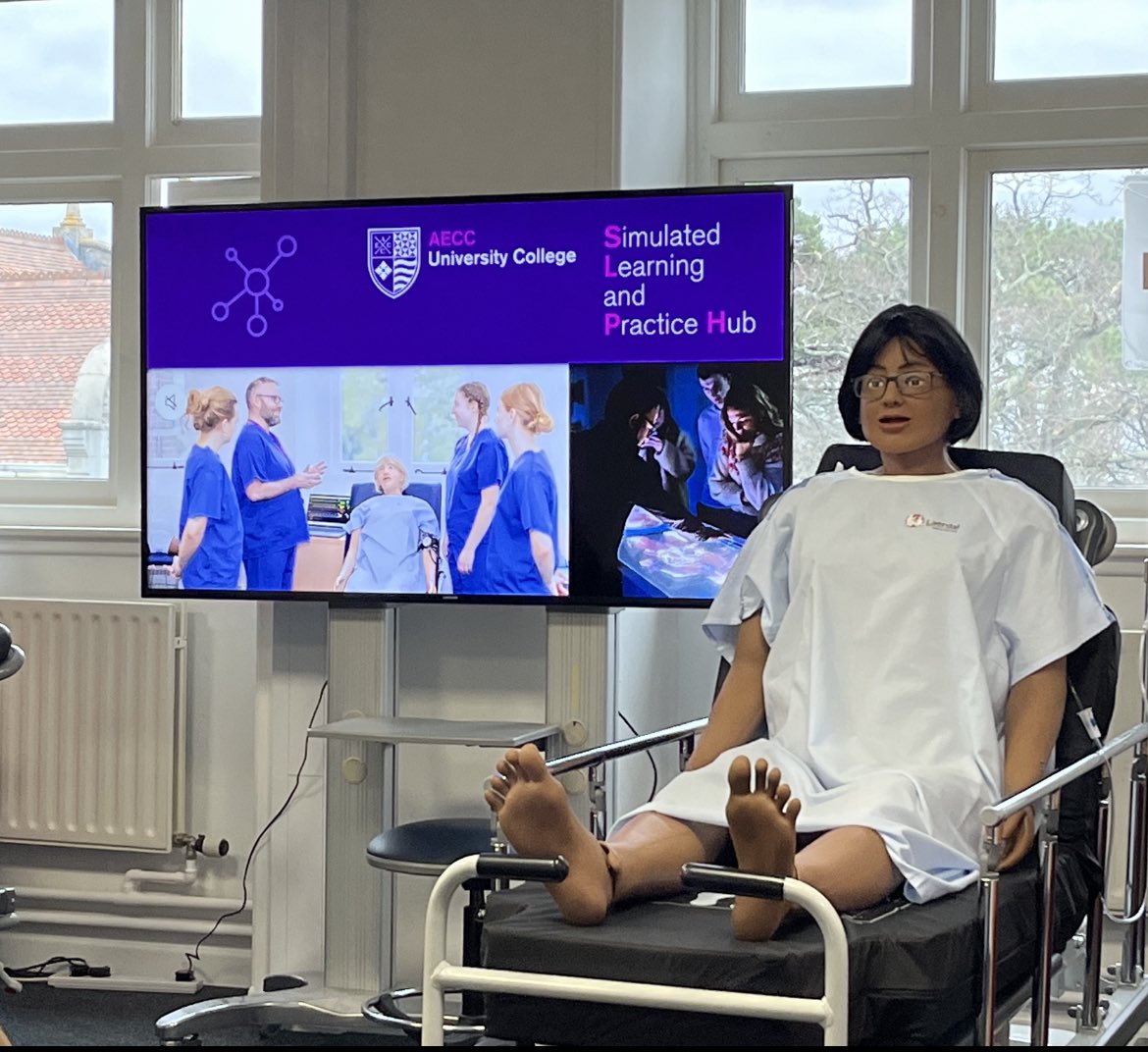 2nd “show & tell” sim session with our @AECCUniversityC academics 👏👏#startingtheconversation #simulated_learning #practice_learning @Matt_SimTech @claire_nadaf @ProfLesleyHaig @kmcghee16 @PDewhurstChiro @ProfStewC @neiljlangridge @DanielHer1tage @TBennettAECC