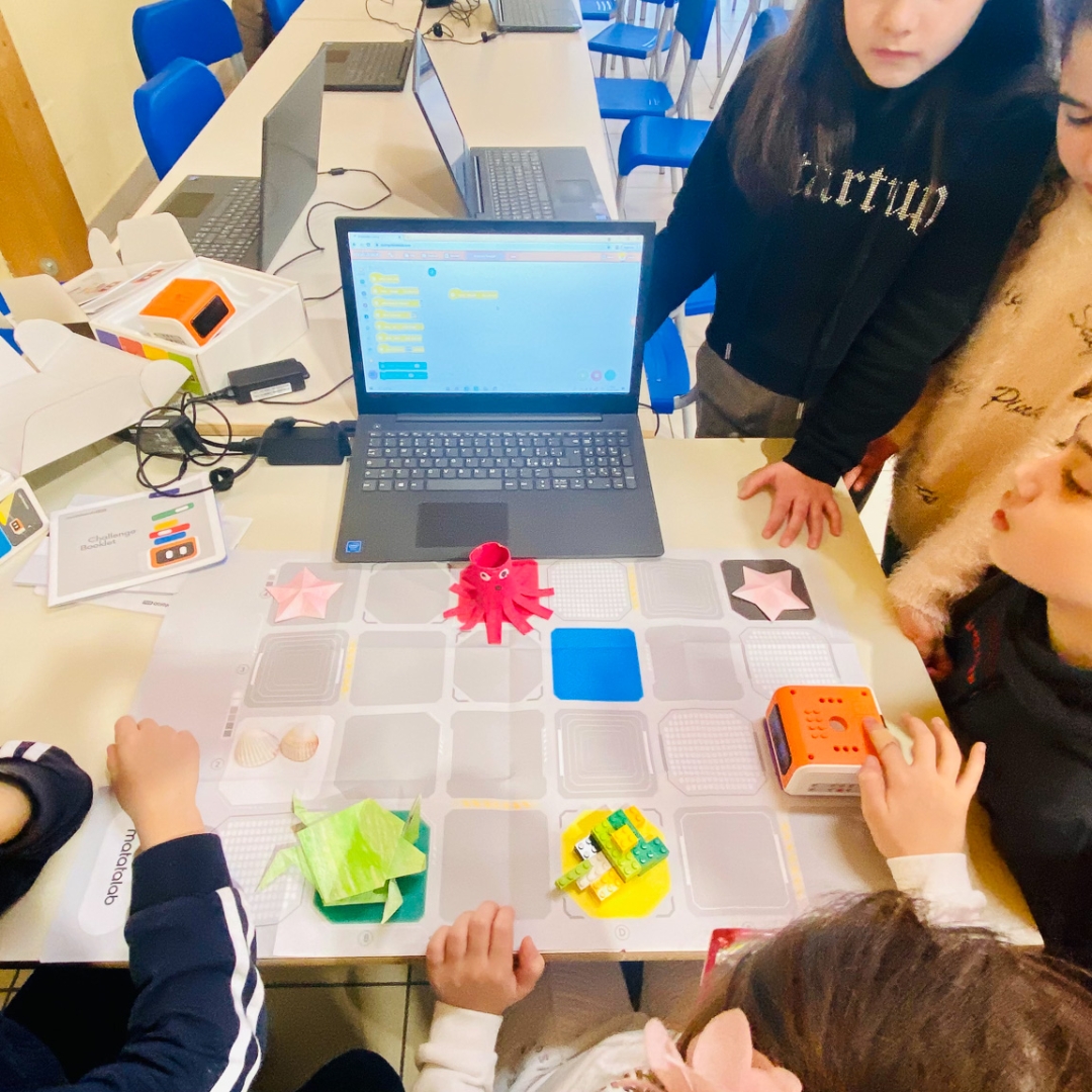 MatataStudioEDU's tweet image. Children in our VinciBot Pilot Program in Italy have been learning to code with Scratch to make the VinciBot move, dance and talk🤖

Have a look at how they’ve been getting on

#matatalabpilotprogram #VinciBot #CodingLikeABC #STEMeducation #HandsOnCoding  #scratchcoding
