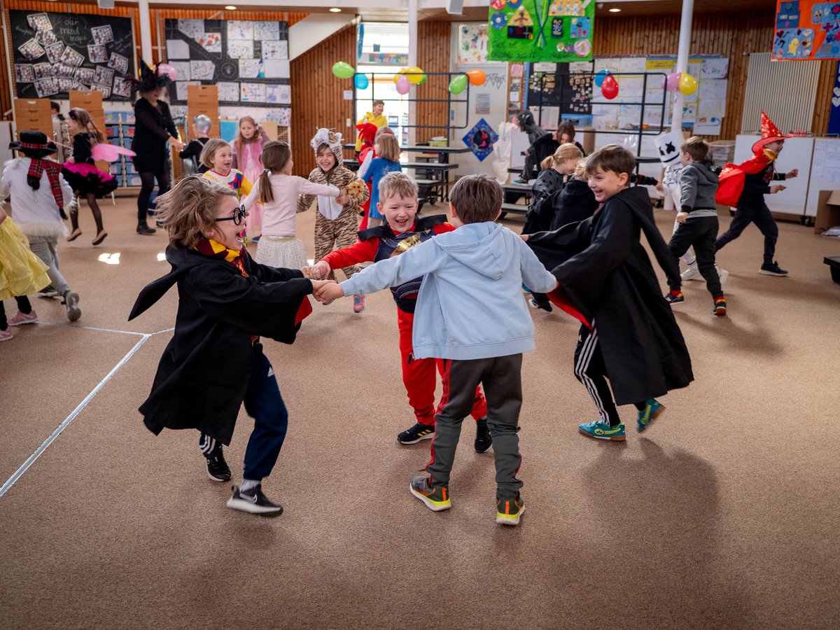 Munich International School tweet media