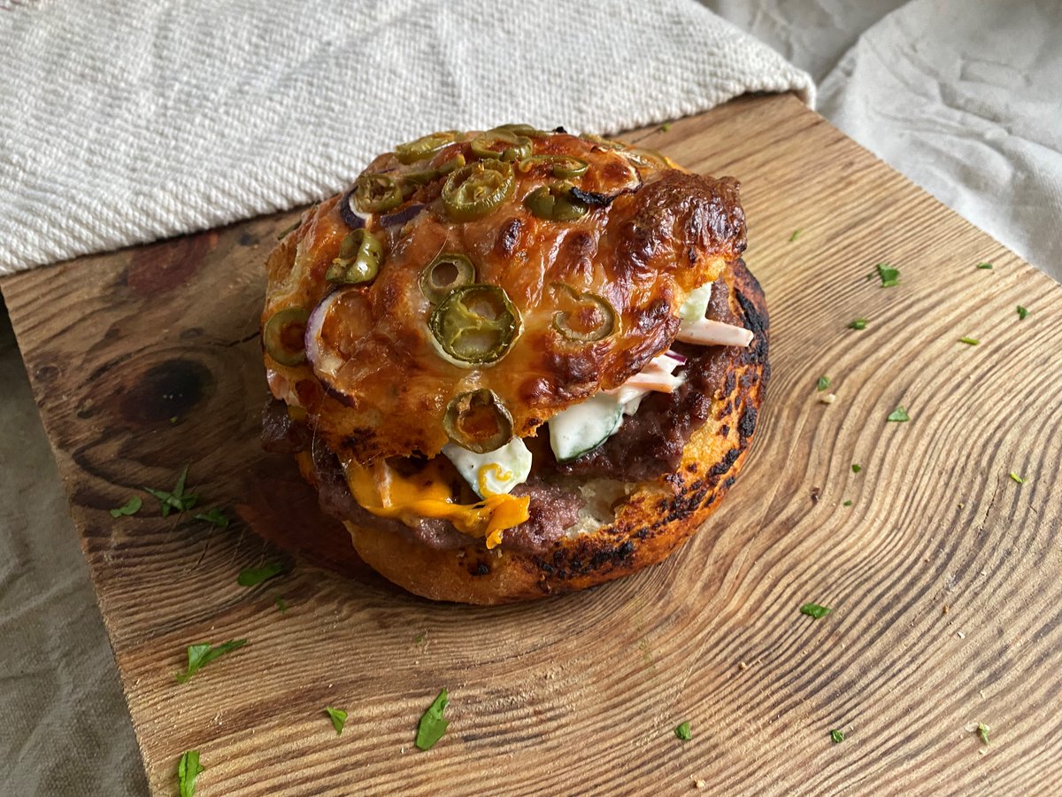 TheWelshButcher's tweet photo. If you're still making plans for the weekend, make sure you plan in a pizza smash burger.
#AwgrymRysáit #RecipeSuggestion #CaruCigEidionCymru #LoveWelshBeef https://t.co/Is80fxuOe7