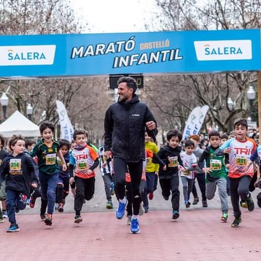 La recogida de dorsales para la Maratón Infantil se hará durante todo el día de hoy, jueves y mañana, viernes. Podéis pasar a recogerlos por <a href="/CCSalera/">Salera C. Comercial</a> durante todo el día, en su horario de apertura 🕐

👉Marató Infantil CC. Salera se celebrará el sábado a partir de las 11:00