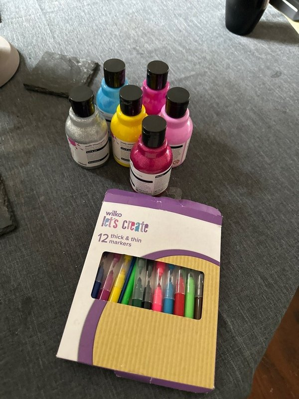 Newham Freegle on Twitter "OFFER 6x paint pots, and felt tips