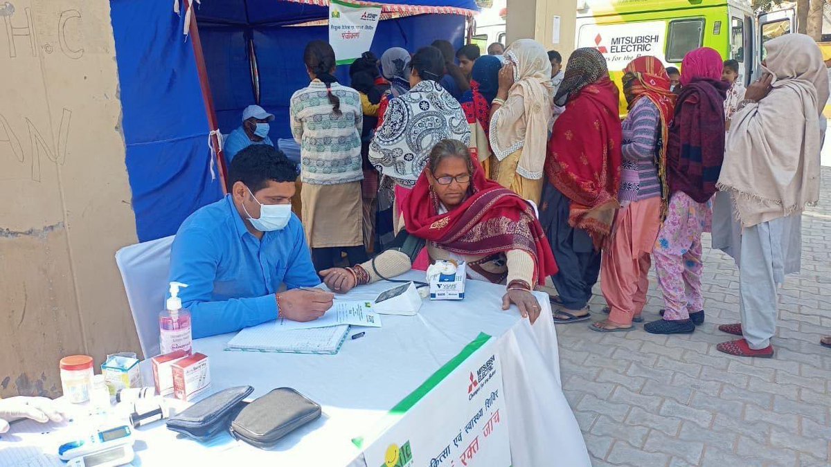 smilefoundation's tweet image. Over 300 people, including women, children and the elderly, received free healthcare services at a health camp conducted for the less privileged communities of Kasan village, Manesar, under Smile Foundation’s #SmileOnWheels programme, supported by Mitsubishi.
#HealthCannotWait