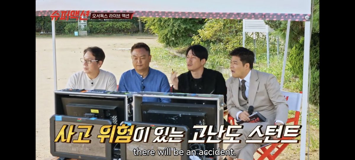 daheeverse's tweet photo. #JangHyuk has to evaluate the acting performance of the stuntmen but he ended up giving points for the stunts and action lmfao HE'S A MASTER OF ACTION FOR A REASON
#SuperAction https://t.co/Y3jKE1W0Xj