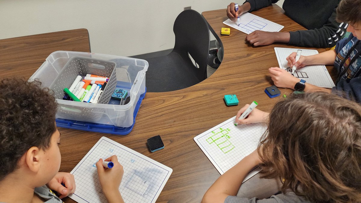 Lisa Smith tweet media