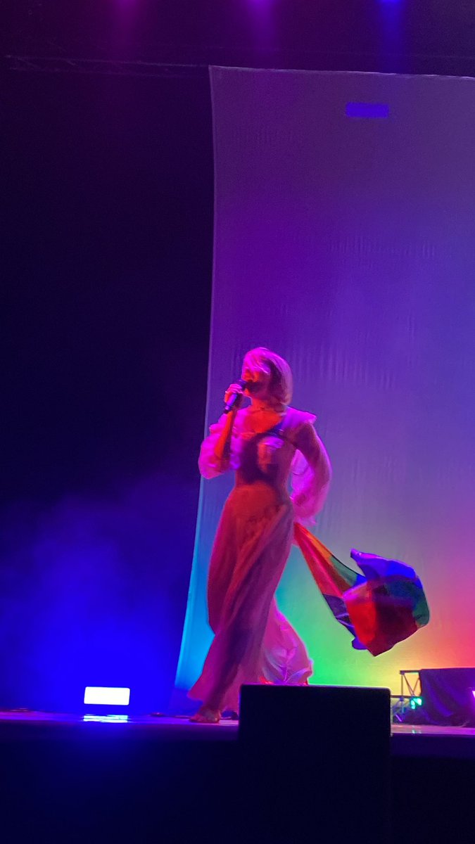 jisforjvanie's tweet image. Yassssssssss 😭🏳️‍🌈✨

#AuroraTH2023 #TheGodsWeCanTouchTourTH