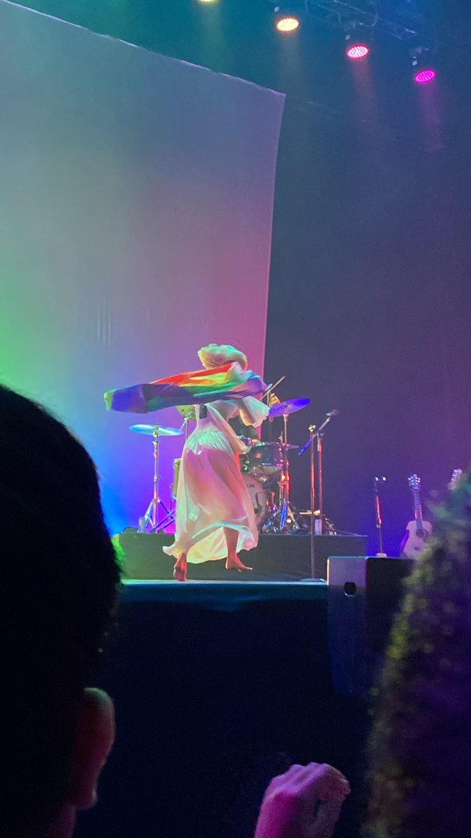 jisforjvanie's tweet image. Yassssssssss 😭🏳️‍🌈✨

#AuroraTH2023 #TheGodsWeCanTouchTourTH