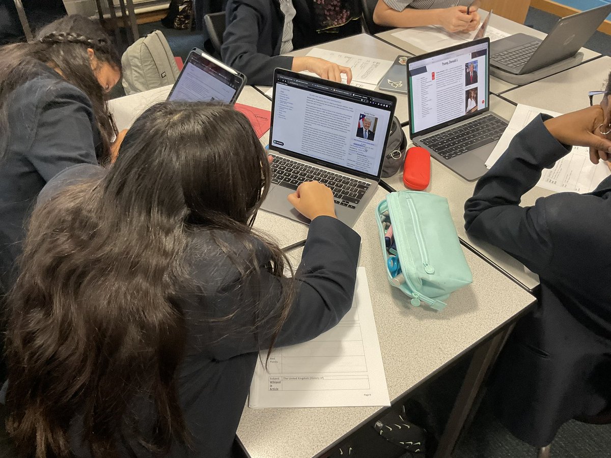 NorthamptonHigh's tweet photo. In our non-examined academic core we have Humanities Transferable Skills, developing higher order thinking skills and supporting learning in all subjects. Here pupils are investigating bias and validity across websites to improve research skills #WeCan #LearningTweets #HOTS https://t.co/ami1wmQvFC