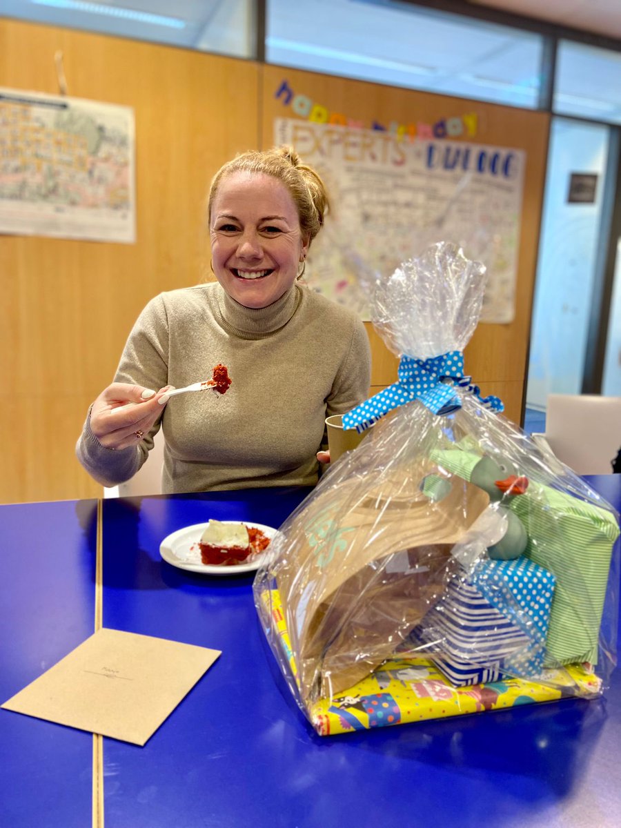 Van de Spaanse zon naar het Haagse <a href="/ZonMw/">ZonMw</a>. Van #vakantie naar #verlof. En dat in de #veertigdagentijd. Zo kruip ik straks heerlink uitgerust mijn twitterloze bubbel in. Ben er met #Pasen weer - of wanneer de baby er is ☺️🤰🐣 #zwangerschapsverlof