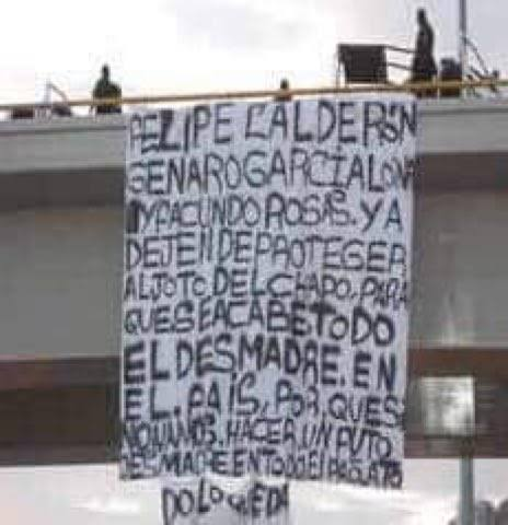 oceloxochitl_'s tweet photo. @FelipeCalderon Con narcomantas, los grupos rivales al Cártel de Sinaloa avisaban al entonces presidente Felipe Calderón sobre los nexos de su mano derecha Genaro García Luna.

#CalderónSíSabía https://t.co/8dFQooJDlb