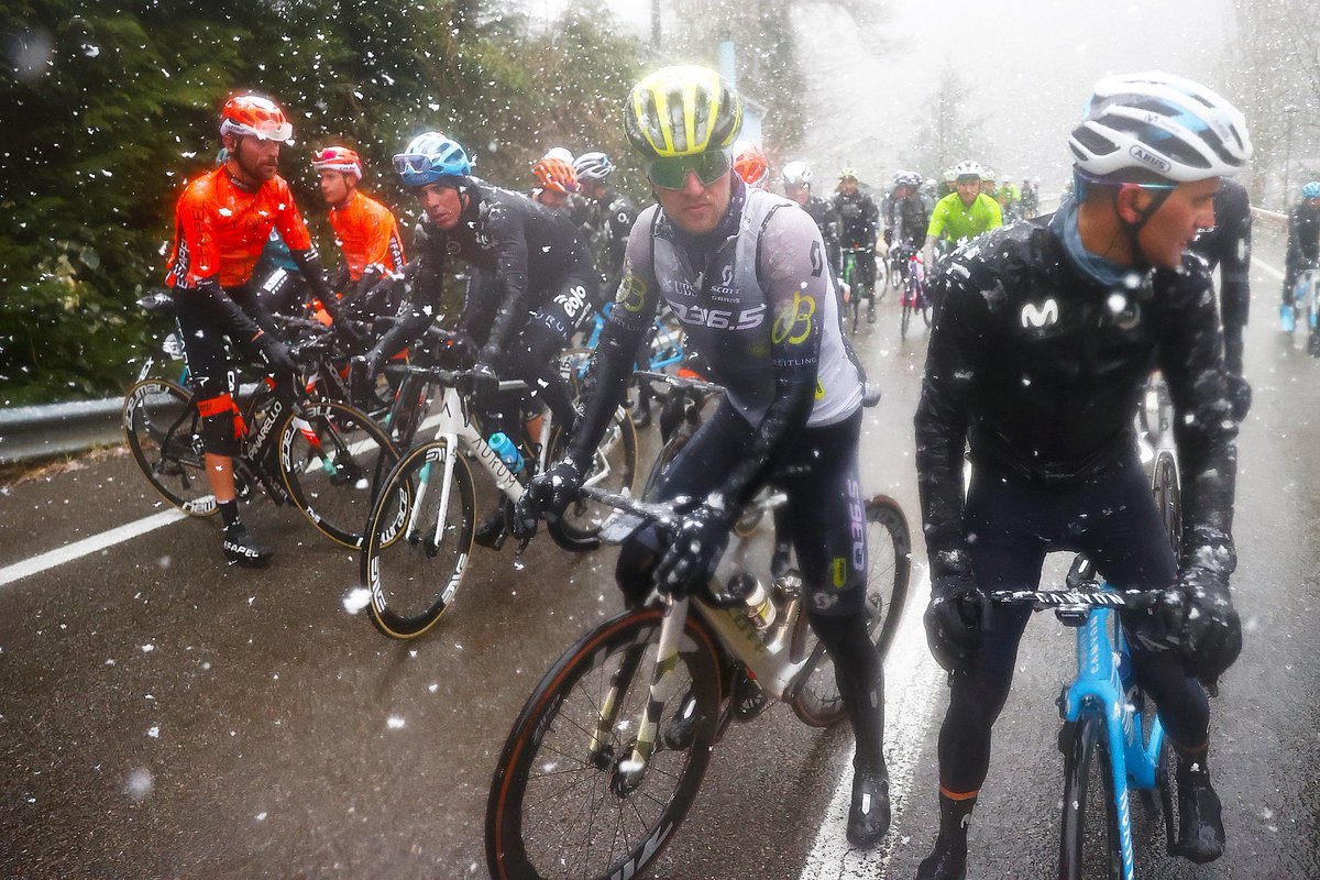 🇪🇸 #OGC23 Stage 1 @ograncamino_igt was cancelled due to freezing temps and heavy snowfall ❄️ All our riders made it safely down to the buses however, @FabioChristen, who had crashed earlier, was forced to abandon. Fortunately, hospital exams revealed no fractures 🙏