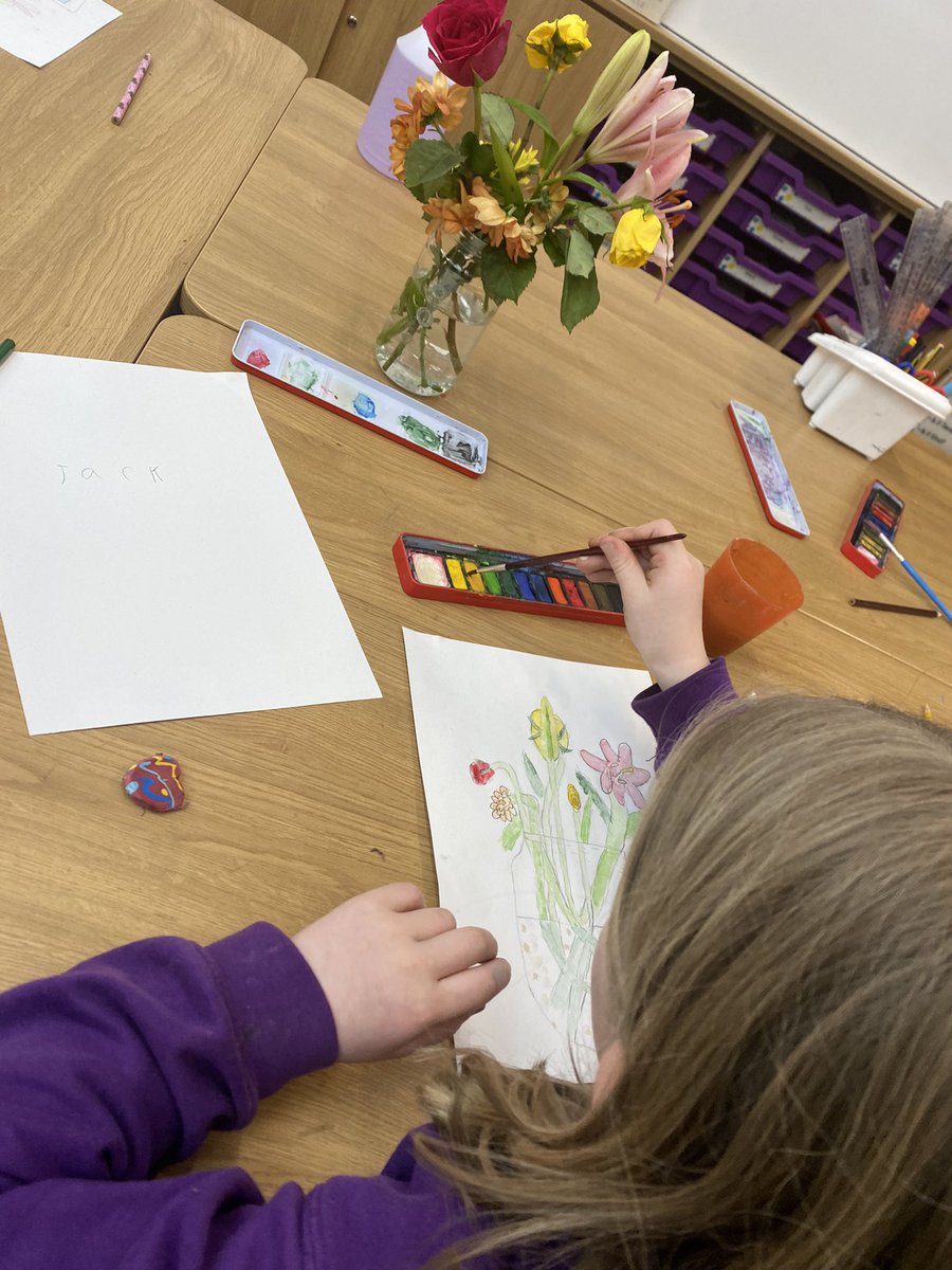 KinrossPrimaryS's tweet photo. Look at the detail in the art work in P5a. #achievement 🙌 https://t.co/ae8ZuC81G3