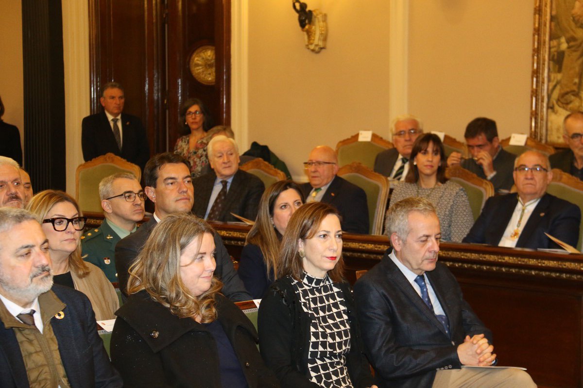 Enhorabuena a Jose Manuel López  Gómez por su distinción como hijo adoptivo de la provincia de #Burgos. Merecido por su erudición, bonhomía y su siempre público amor por esta tierra. ¡Felicidades!