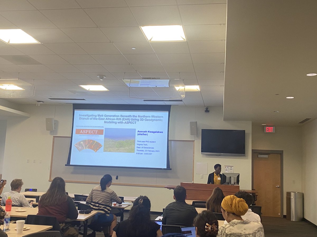 dsarahstamps's tweet image. Great talk by ⁦@akwagalakwe⁩ at #GSRS2023! @vtgeosciences⁩