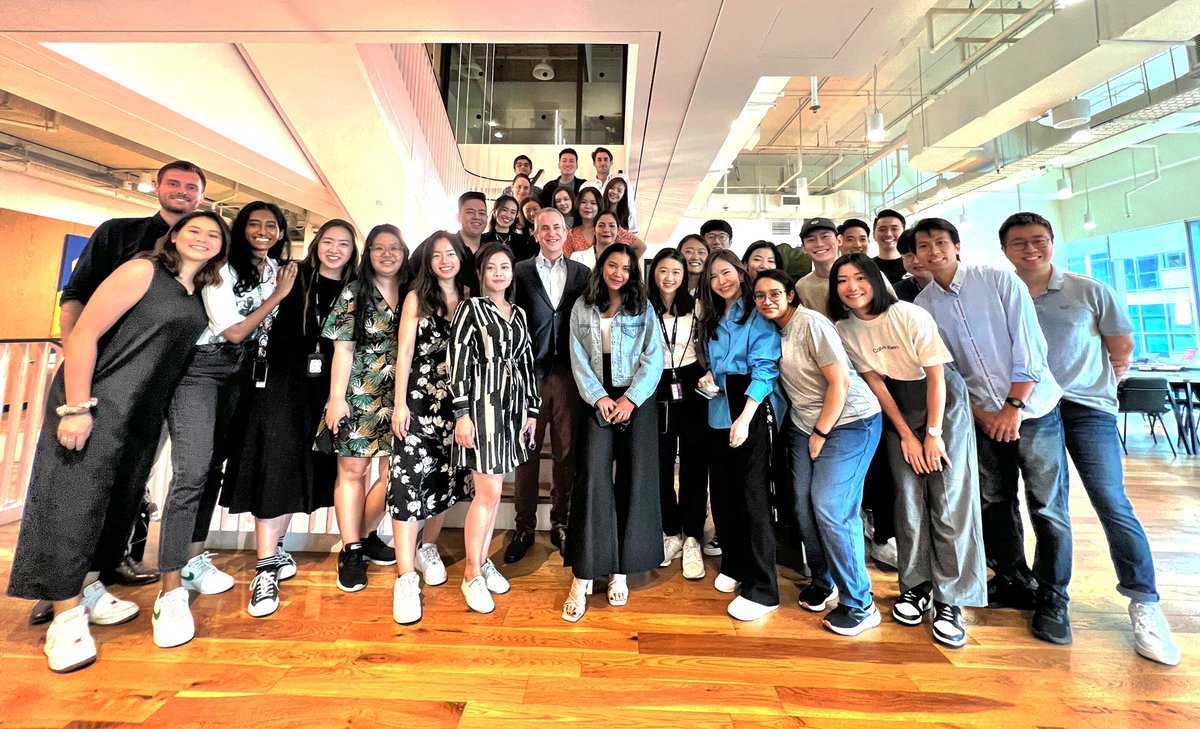 The Datadog Singapore SDR, Commercial, SE, and CS Teams support some of the most dynamic companies on the planet accross 10 countries in APAC. I couldn’t be more proud to be part of this team and the positive energy and results they drive each and everyday! #culture #team