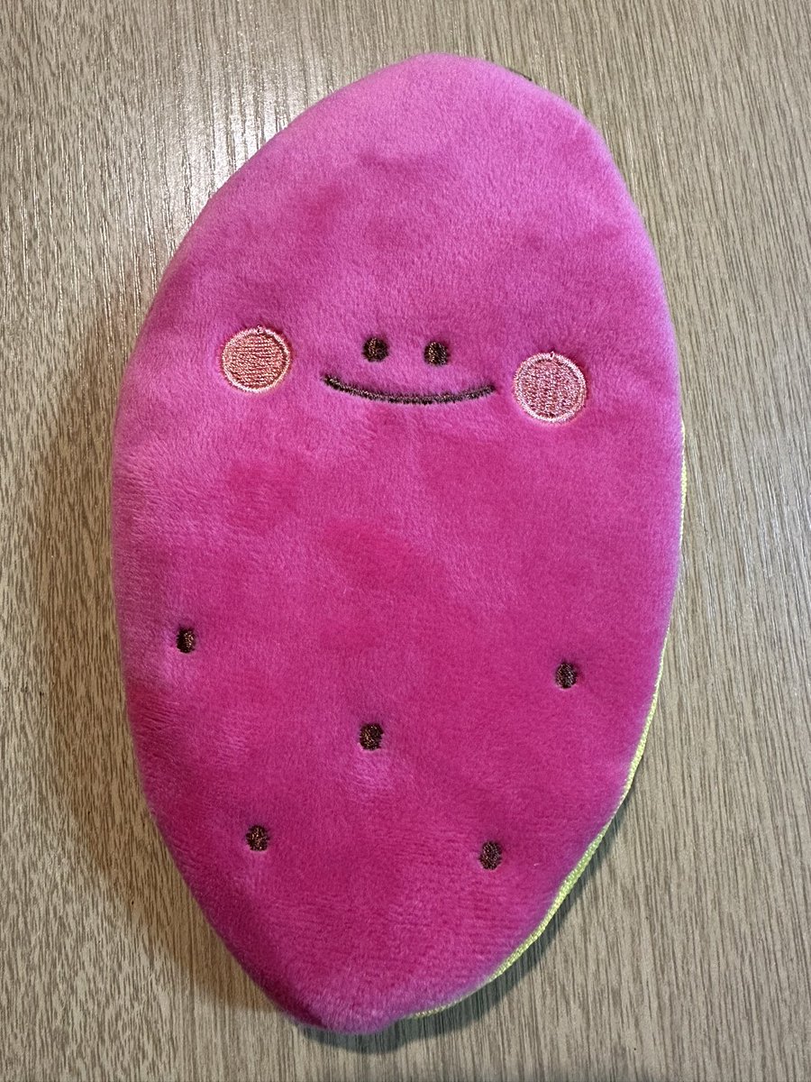 칭구가 필통사줫다. 너무 귀여워💚💙