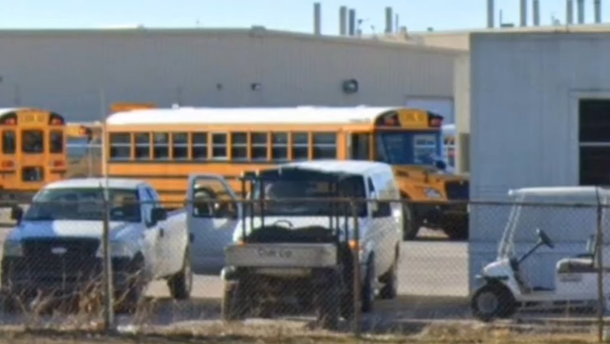 M7_Individual's tweet photo. Google camera car caught em lacking
#schoolbuses #icbus @NavistarNews https://t.co/lD6pp7dO9Y