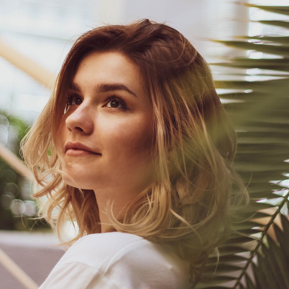 Among the leaves.
10% Off All Online Orders at nanacoco.com #makeup #cosmetics #lipstick #lipgloss #facemakeup #professionalmakeup #stylist #beauty #beautysupplies #diymakeup