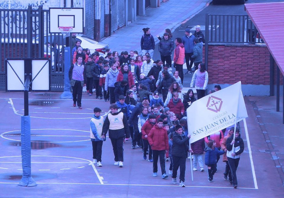 Colegiojuancruz's tweet photo. Marcha solidaria.
Las calles de nuestros barrio han sido testigos esta mañana de nuestra solidaridad. Unidos por una buena causa Casa de los Niños "Santa Teresita" de Cascales en Ecuador. 
Gracias a @LeonPolicia por su inestimable ayuda y trabajo con nosotros 👏 https://t.co/lBj42KwL7i
