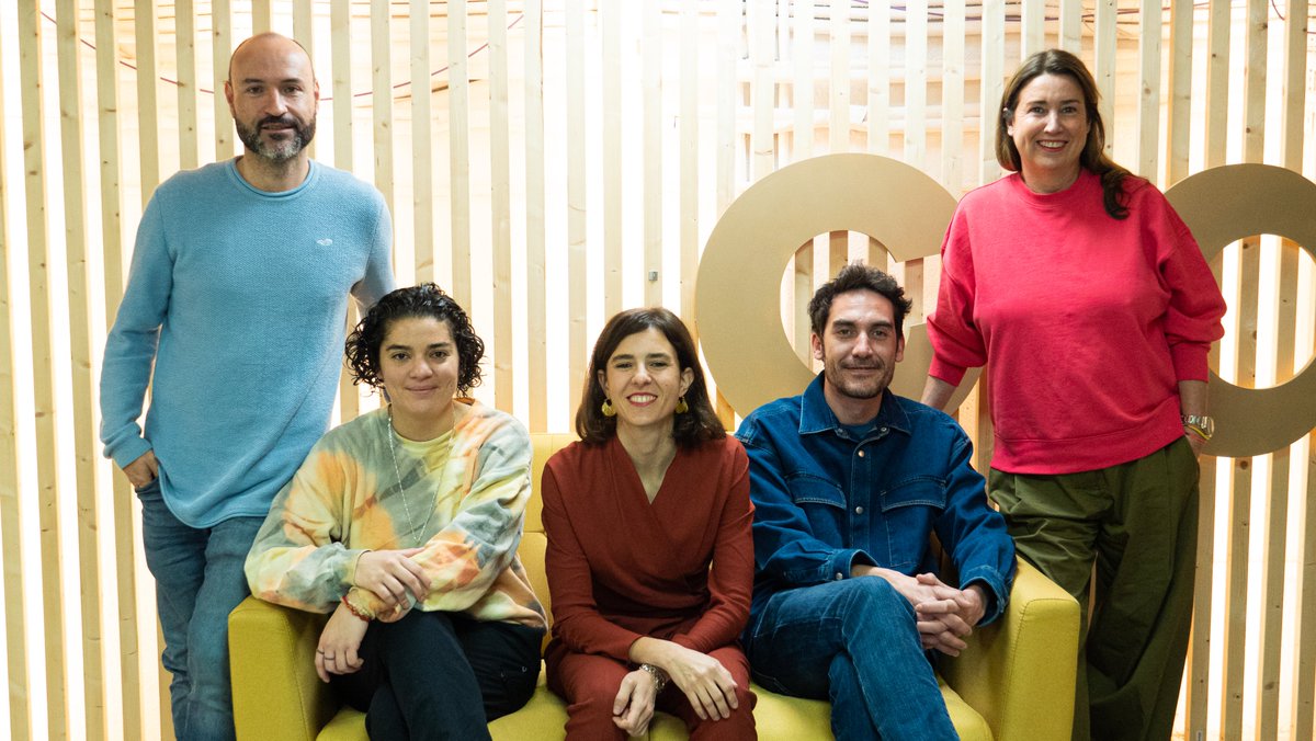 cdec_es's tweet photo. El Jurado de Innovación ya está manos a la obra...
Los trabajos más punteros en cuanto al uso de tecnología, descubrimiento de formatos o creación de nuevos productos y/o servicio se dan cita en esta categoría. 
#anuario2023 #anuariocdec #PremiosNacionalesdeCreatividad2023 https://t.co/qBrdNd47HS