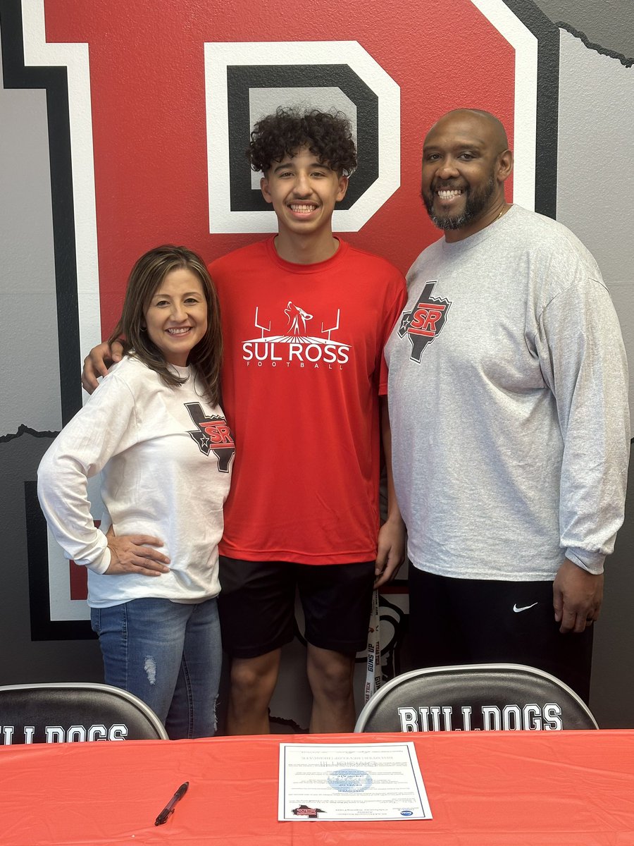 Tray Toliver (@tolivertrajan) on Twitter photo It's official, <a href="/SRSUFootball/">Sul Ross State University Football</a> in the fall! Looking forward to being a LOBO! Super thankful for this opportunity, and these people who helped get me there. <a href="/CoachTolly/">Duane Toliver 🌵🌵</a> <a href="/Coach8Escobar/">Christian Escobar</a> <a href="/billyjackray/">Billy Jack Ray, Ed.D.🌵🏴☠️🦅🦅Ŧ</a> <a href="/coachnatebutts/">Nate Butts</a> <a href="/806hsscmedia/">Jasone Pearson</a> <a href="/CoachBD77/">Barry Derickson</a> <a href="/FootballBorger/">Borger Bulldog Football</a> It's official, <a href="/SRSUFootball/">Sul Ross State University Football</a> in the fall! Looking forward to being a LOBO! Super thankful for this opportunity, and these people who helped get me there. <a href="/CoachTolly/">Duane Toliver 🌵🌵</a> <a href="/Coach8Escobar/">Christian Escobar</a> <a href="/billyjackray/">Billy Jack Ray, Ed.D.🌵🏴☠️🦅🦅Ŧ</a> <a href="/coachnatebutts/">Nate Butts</a> <a href="/806hsscmedia/">Jasone Pearson</a> <a href="/CoachBD77/">Barry Derickson</a> <a href="/FootballBorger/">Borger Bulldog Football</a>