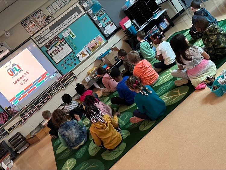 SaginawISD's tweet photo. Thank you to Mrs. Fitzgerald and her kindergarten students for inviting instructional coach Stacy Darrow to your classroom earlier this week to talk about phonics! #todayareader #tomorrowaleader #SaginawISD https://t.co/SBabwH3025