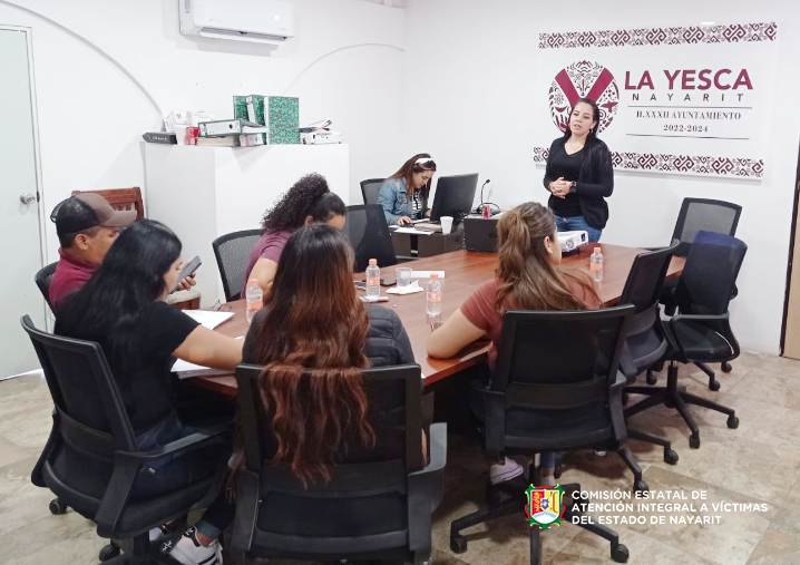 ComisionEstatal's tweet photo. 🔴 Se llevo a cabo por parte de la CEAIV el  curso de capacitación de "Atención a víctimas  en el área de primer contacto" a el personal del municipio de La Yesca en sus instalaciones en Tepic. https://t.co/7HCSkvCYOK