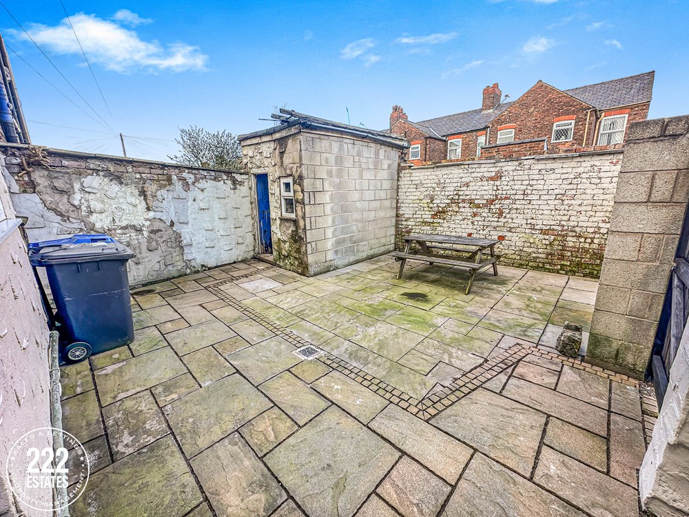 222Ltd's tweet photo. Great Location - Walking distance to Town Centre, Nicely Presented Throughout, Three Double Bedrooms, Freshly Decorated Throughout, Call 222 Estates to arrange a viewing straight away! https://t.co/XBadhxvFwB