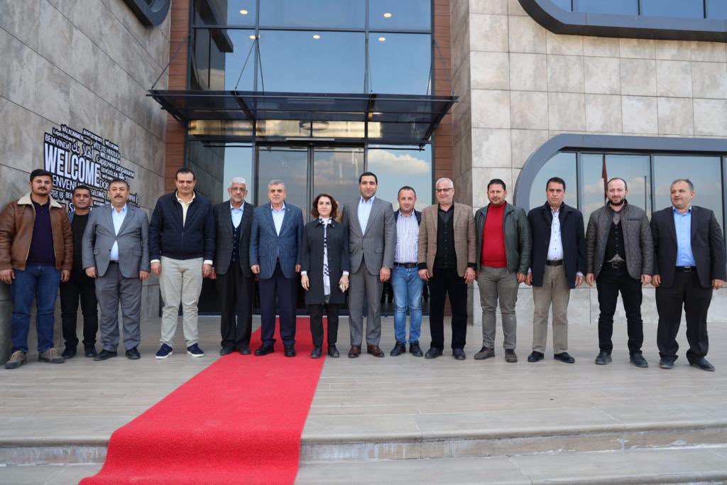 Yeni çalışma dönemimiz için hayırlı olsun ziyaretimize gelen <a href="/zabeyazgul/">Zeynel Abidin BEYAZGÜL</a> başkanımıza, <a href="/gulenderacanal/">Zemzem Gülender AÇANAL 🇹🇷</a> vekilimize ve ak parti grup başkanvekili <a href="/farukbayuknet/">🇹🇷Faruk Bayuk</a>’e teşekkür edip OSB’mizle ilgili taleplerimizi ilettik.