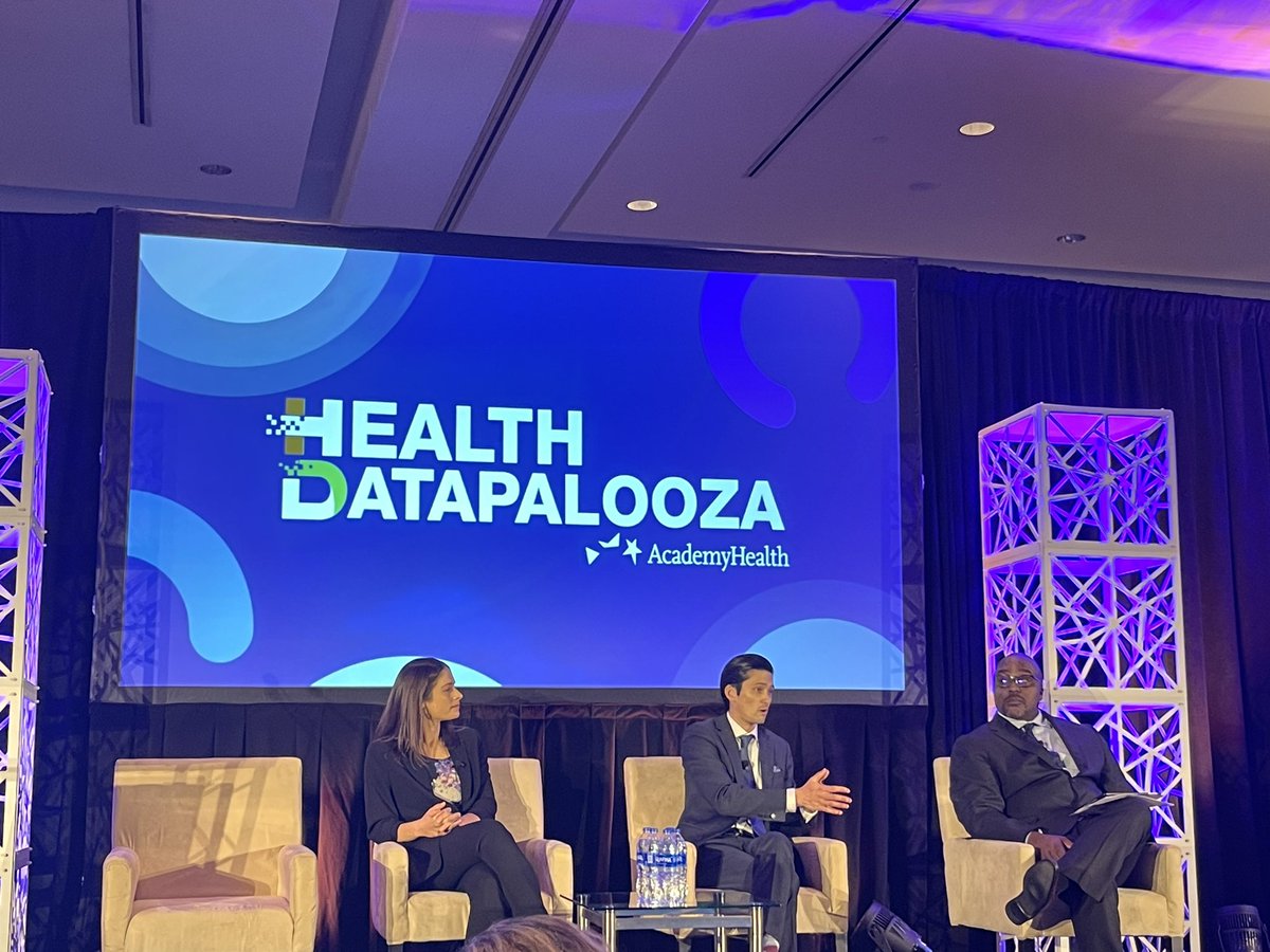 “Responsible innovation”. Now there’s an idea we can all get behind. 

René Quashie @CTATech puts big tech in the hot seat 🔥 at #hdpalooza with the insightful @mikeuohara_md from @Microsoft and the brilliant @JShreibati from @Google