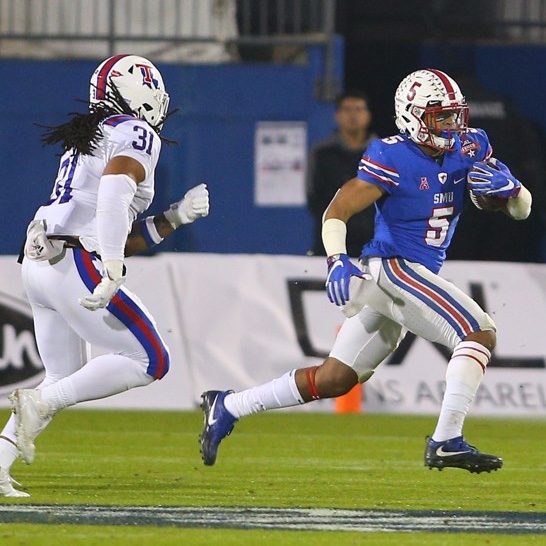 FriscoBowlGame's tweet photo. Happy #ThrowbackThursday everyone! 

Today, we highlight @LATechFB &amp; 2017 Frisco Bowl Alum Russell Farris as he currently holds the Frisco Bowl record of most forced fumbles in a single game (2 FF)🤩

#FriscoBowl
#FriscoMeansFootball https://t.co/PT6MDjGPF0