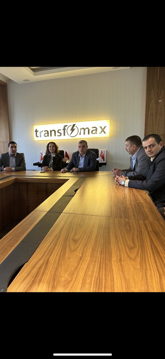 SAYIN VEKİLİMİZ GÜLENDER AÇANAL BÜYÜKŞEHİR BELEDİYE BAŞKANIMIZ ZEYNEL ABİDİN BEYAZ GÜL HAYIRLI OLSUN ZİYARETLERİNDE BULUNDULAR.Nazik ziyaretlerinden dolayı teşekkürler.