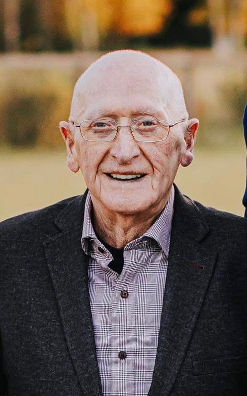 The last "Smokey Ball Bomber" salmon fly has been tied.
Harold "Smokey" Ball has passed away!
He is a legend and master of fly tying, a former mayor &amp; lifetime resident of Deer Lake.
The last fly remains unfinished in his vise!
#Rip #TightLines