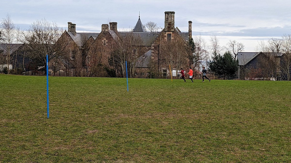 Our cross country team were out practising this afternoon in preparation for the upcoming event at Monikie. Thanks to Archie from @dundeehawks for giving up his time to train the boys and girls. #seaviewsuperstars @ActiveSchAngus