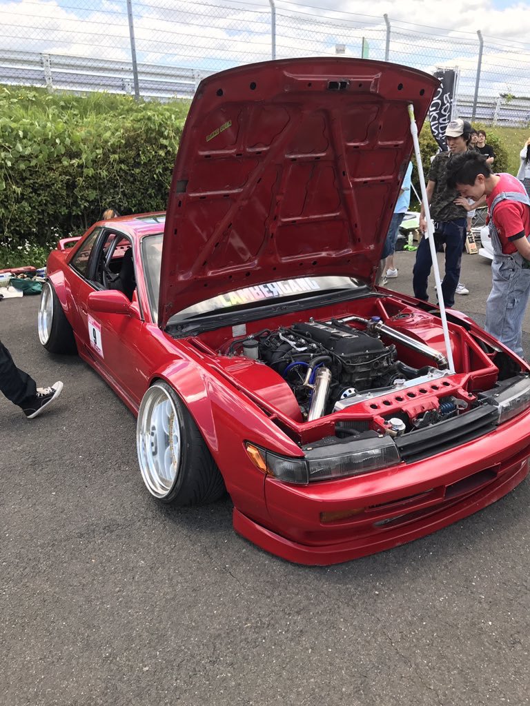 生でみたけどエグすぎた😁
ボンネットから地面が近すぎて笑ってしまいました🤦‍♀️