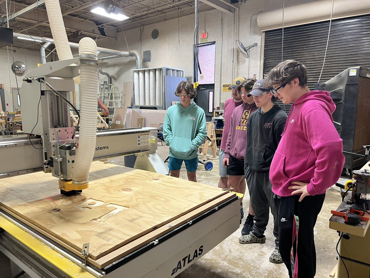 TestersToppers learning #CNC to make a sign using @Vectric #VCarve design software and a @technocnc router. #DLDay #JCSDLD2023 @jcityTNschools @ScienceHill_JCS @ScienceHillCTE