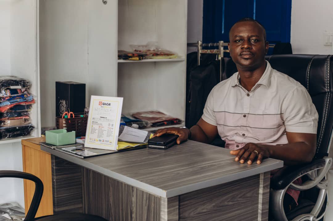 MoolreGh's tweet photo. @wearclass.gh decided to meet our team with class. They are located at Awudome estate and deals in classy men shirts,suits, belts and original bonwire kente.
Thank you for being an awesome client Wear classs gh 

For inquiries call +233 55 262 2722
 #class #fast #moolreghqr https://t.co/UwSO2G9tmD