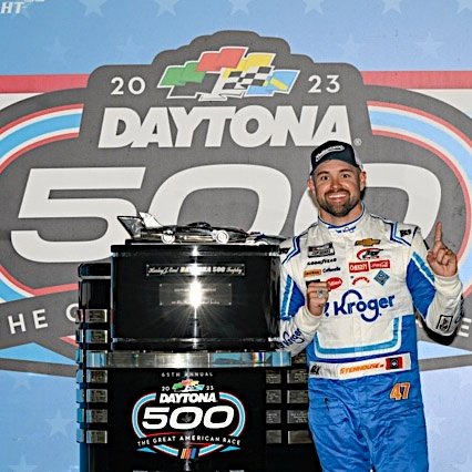 Entenmann's (@entenmanns) on Twitter photo What goes faster than a box of Entenmann's donuts? <a href="/StenhouseJr/">Ricky Stenhouse Jr.</a> at the #Daytona500! Congratulations on a sweet victory. 🍩🏆 What goes faster than a box of Entenmann's donuts? <a href="/StenhouseJr/">Ricky Stenhouse Jr.</a> at the #Daytona500! Congratulations on a sweet victory. 🍩🏆