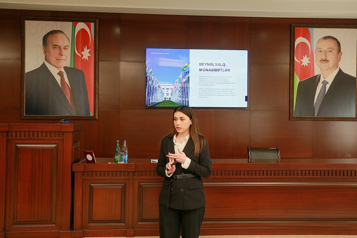 MigvolunteerAze's tweet photo. “Diplomatiya Məktəbi” layihəsi uğurla başa çatdı! 🤩

#AzGF #GenclerFondu #DMX #MKİB #diplomatiyaməktəbi https://t.co/gwWnVrSUkn