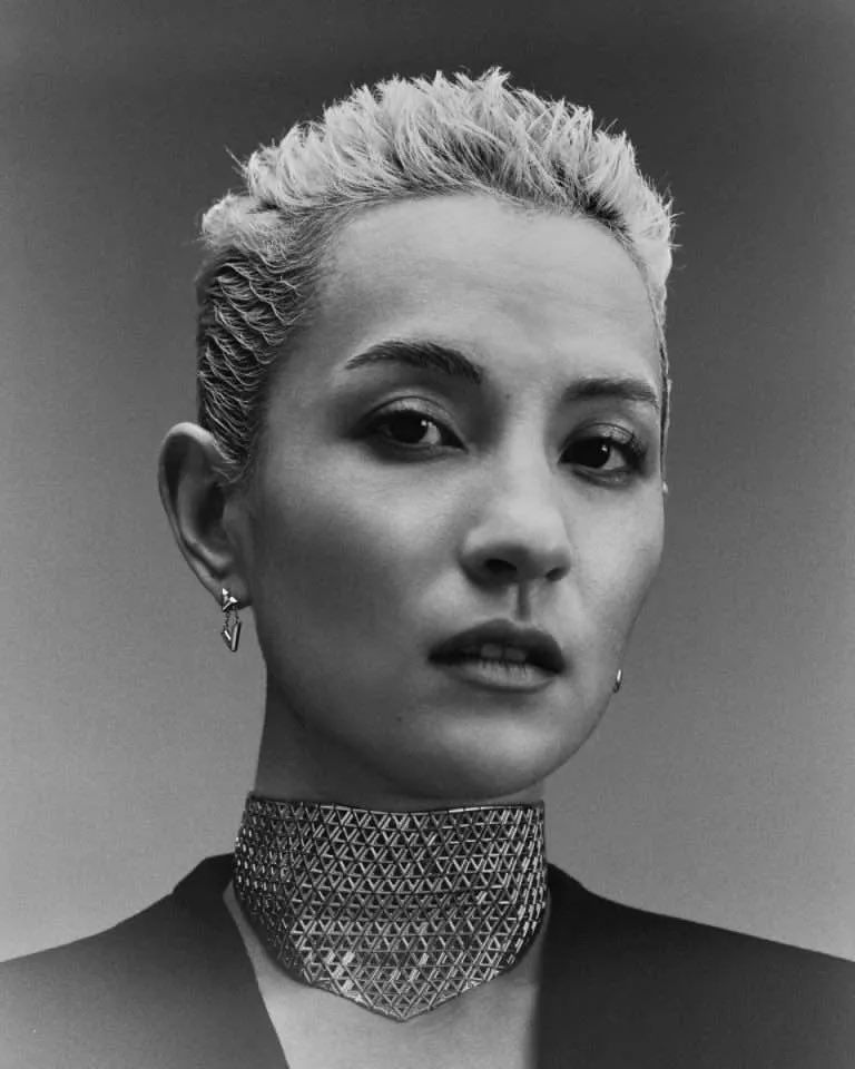 Shadow_AndBone's tweet photo. Jessie Mei Li covers the latest Something About Rocks issue! 📸💫 https://t.co/6sYxjmrMZz