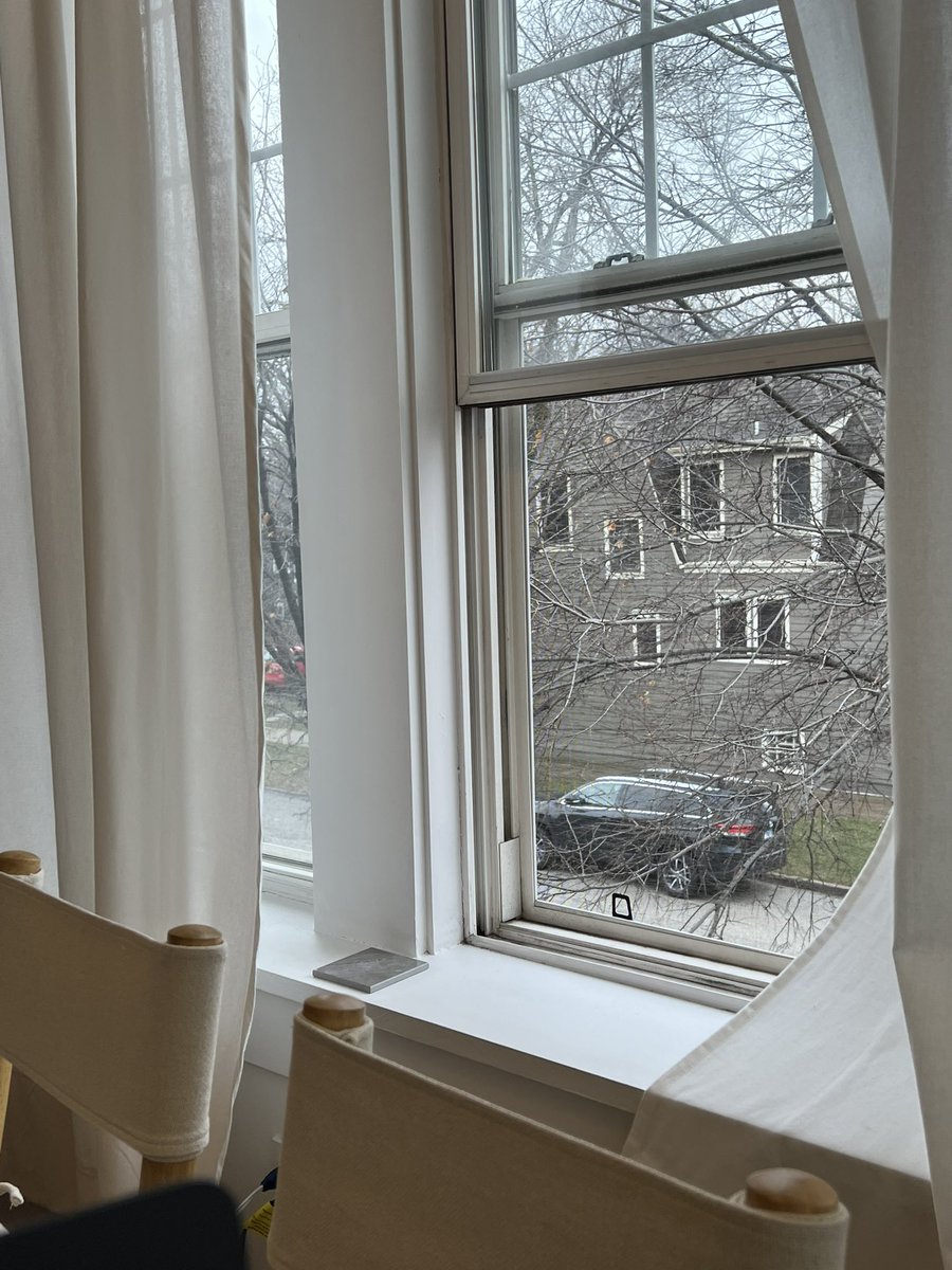 sabbryson's tweet photo. Windows open at 41 degrees because our neighbor gassed us with his clothes dryer. The smell of fragrance is now all over my condo. I have windows open, fans on, candles lit, and bowls of coffee grounds out. I want to scratch my face off and wife is sick. #chicago #sickbuilding https://t.co/Kqt4s6ULAo