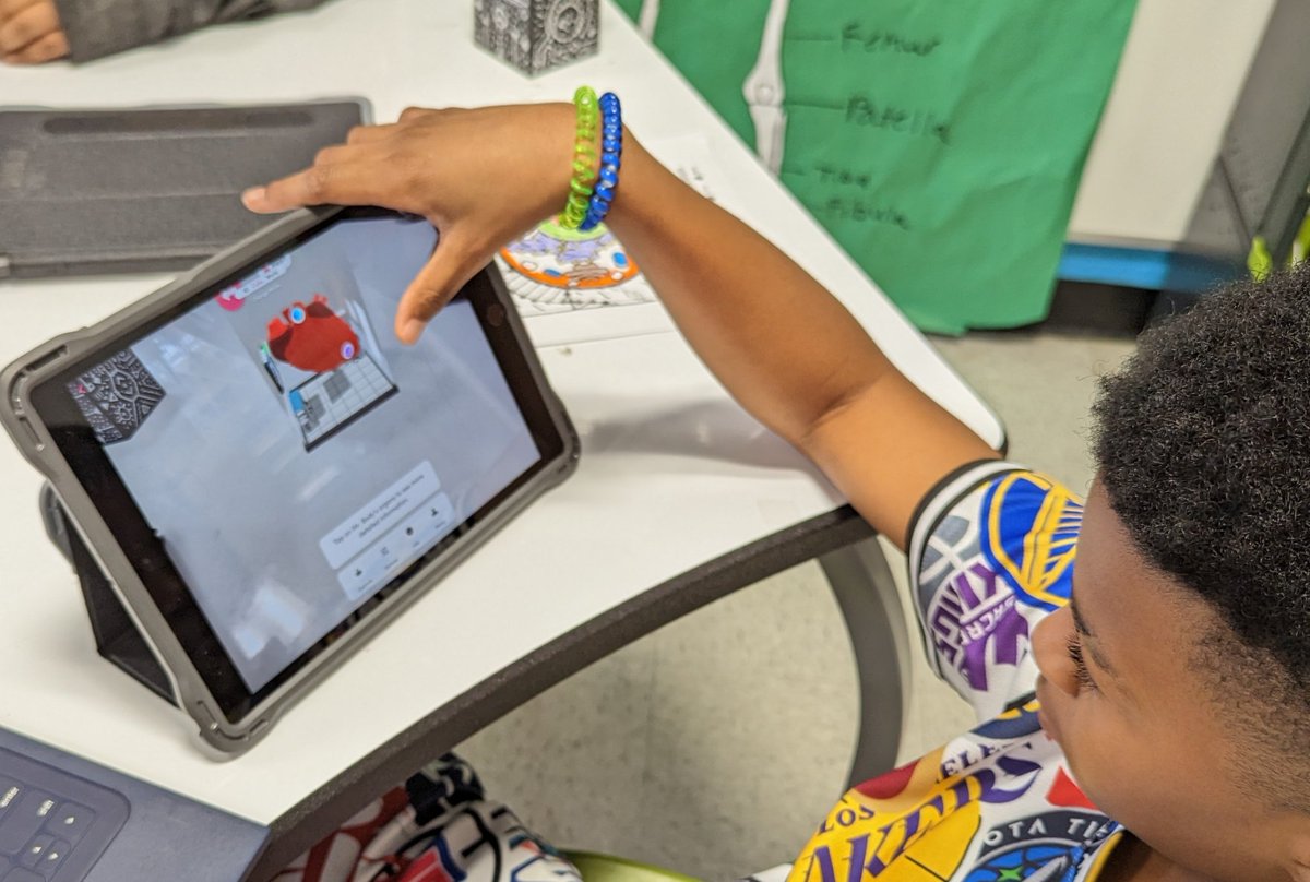 techsamlamb's tweet image. Exploring the human body in AR and VR. #VR #AR