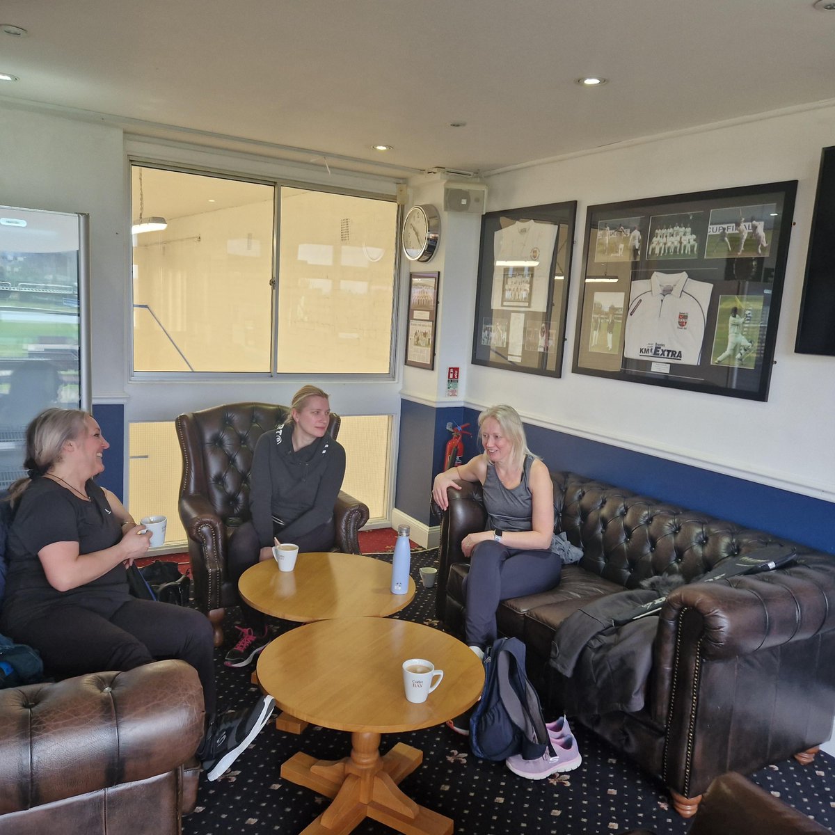 BromleySClub's tweet photo. The ladies group that plays in the Thursday Ladies session, from 9.15 to 10.15am! ๐ฅฐ
Don't you just love it when Squash players stay for a coffee and a chat... โ๏ธ๐
Squash getting sociable!!! โค๏ธ
.
.
.
#squash #squashtime #squashcourt #squashlife #squashaddict #squashplayer https://t.co/PCRFEJO334
