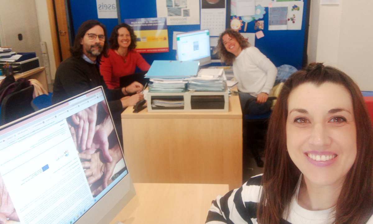 ASEISasociacion's tweet photo. Reunión de coordinación del Proyecto Europeo Free-All en ASEIS. Desgranando tareas y realizando planning de trabajo. #juntossumamos #trabajosocial #intervencionsocial #lgtbiq #inmigración #social #Jaén https://t.co/ACrfRNB2Yi
